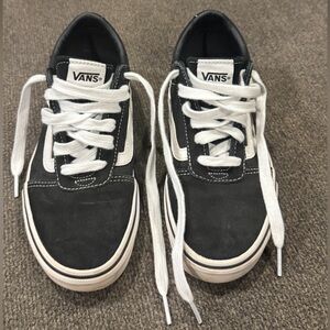 Vans Ward Black and White Old Skool Low-Top Sneakers